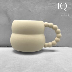 Keramiktasse mit Perlenhenkel – Geschwungenes Design – Beige – 250 ml